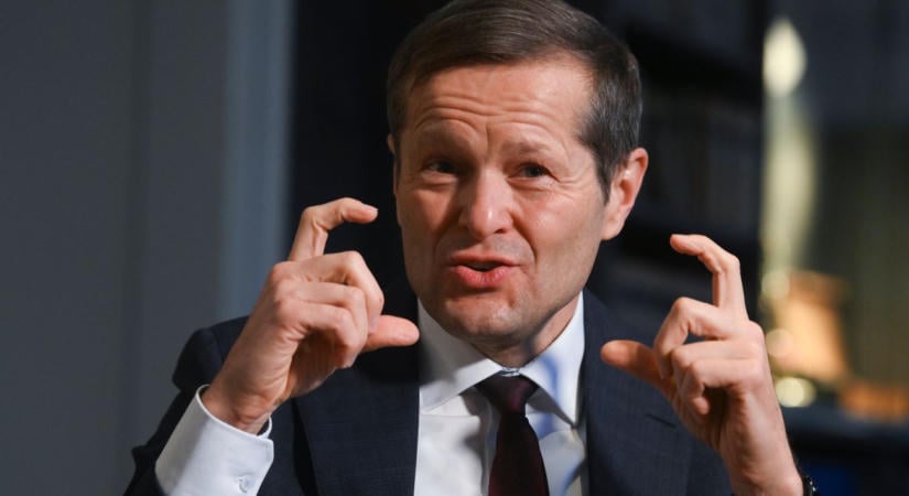 Krausz Ferenc lemondott a Corvin-láncról és a testületi tagságáról