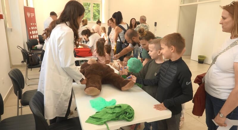 Teddy macival győzték le félelmüket a gyerekek