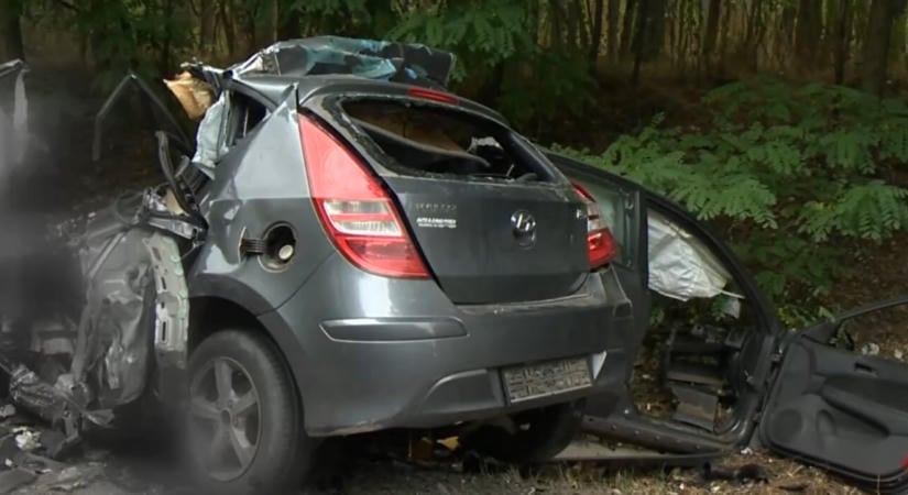 Az apuka után meghalt a mendei balesetben megsérült édesanya és hároméves kisfia is