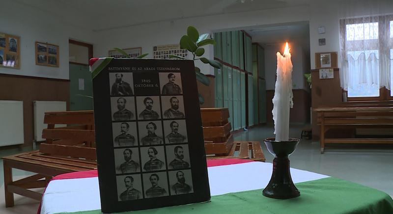Főhajtás az aradi vértanúk emléke előtt