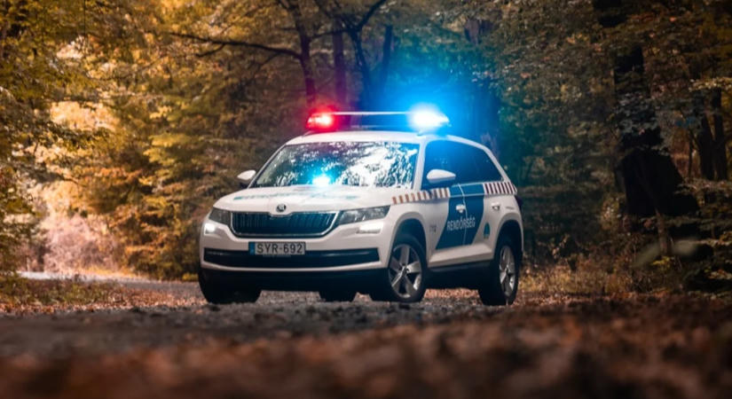30 milliós fogás az autópályán: 44 mobil és 16 laptop lapult az autóban