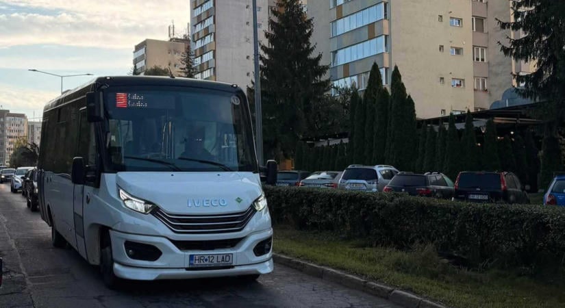 Új megállókkal és indulással bővül a csíkszeredai tömegközlekedés