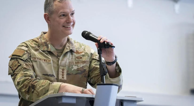 A NATO európai főparancsnoka szerint kudarcot vallanak a szövetség egységét gyengítő hibrid támadások