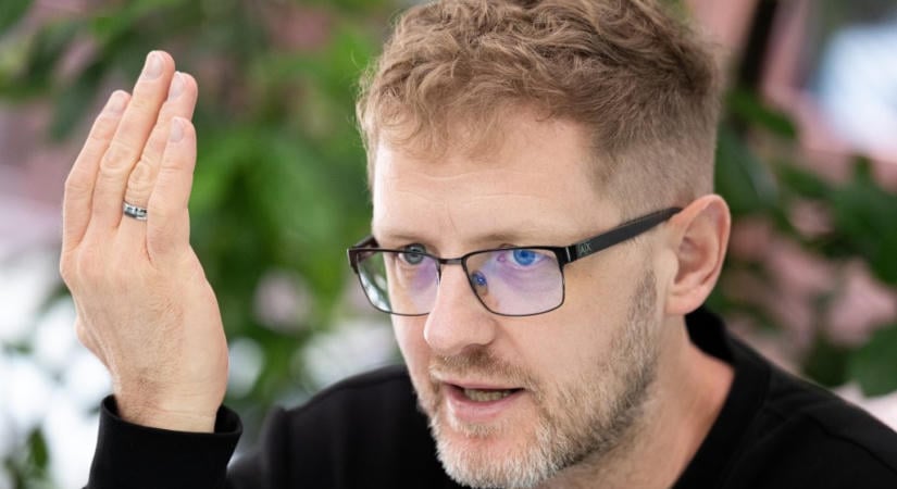 Hodász András a fogolykiváltó imáról: Miért a korrupt politikusokért szerveznek imát, és miért nem a pápaért vagy a betegekért?