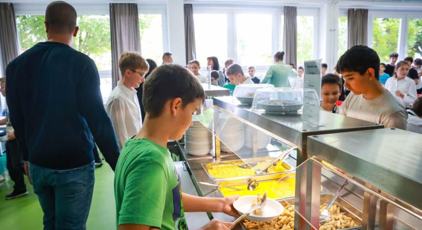 Annyiszor repetázhatnak, ahányszor akarnak – teljesen új menza indult Szekszárdon (képgalériavideó)
