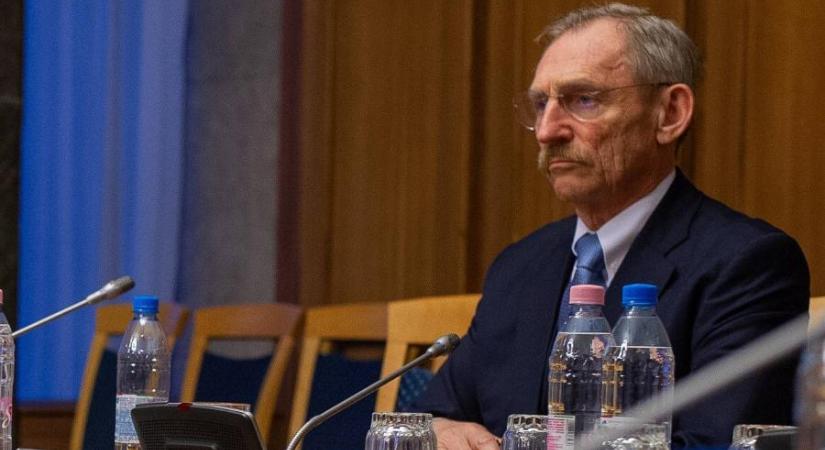 Pintér: túl jó volt a TIBEK, ezért vonta maga alá Orbán