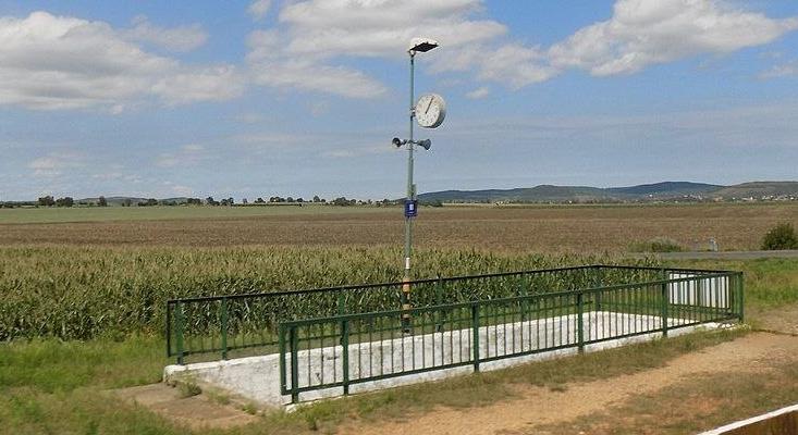 A VILÁG EGYIK LEGKÜLÖNLEGESEBB SIVATAGI VÁROSA – AHOL MÉG A FELHŐKARCOLÓ IS AGYAGBÓL ÉPÜLT