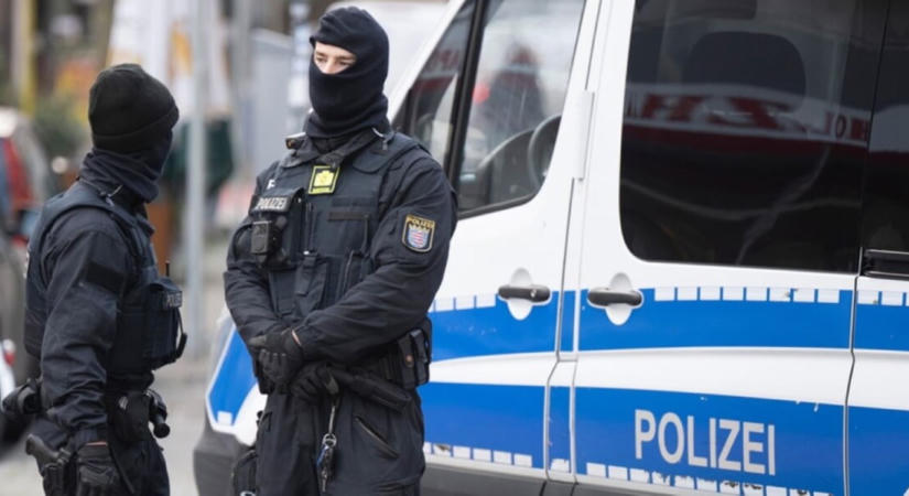 Titkos fegyverraktárra bukkantak a német rendőrök, szerintük orosz ügynökök búvóhelye lehet