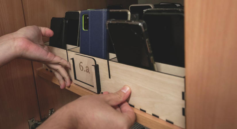 A csehek nagy többsége támogatja a mobiltelefonok betiltását az iskolákban