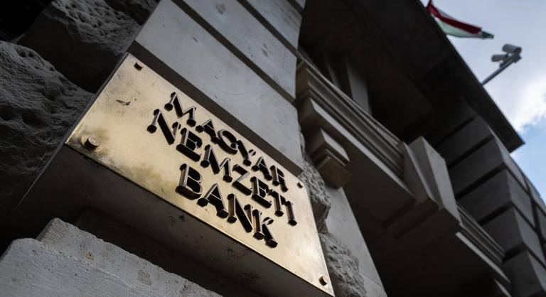 Kritikus pillanatban kiszivárgott egy információ a Magyar Nemzeti Bankból