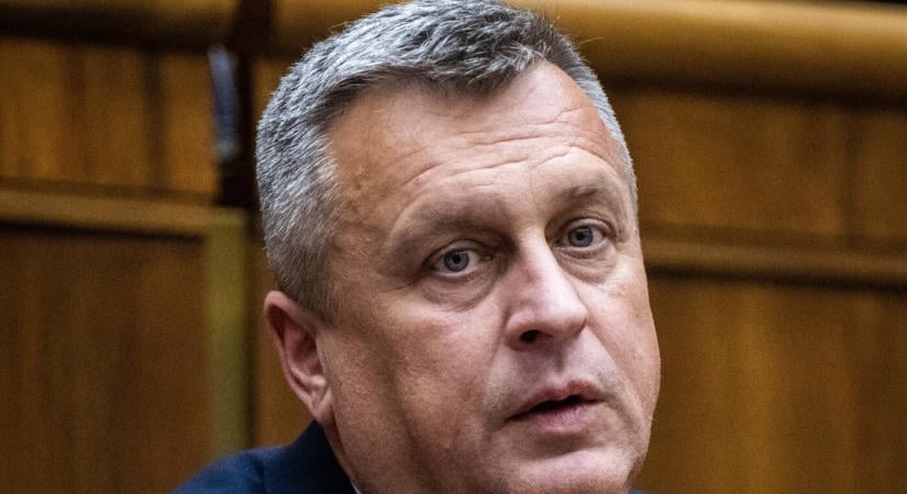 175 ezer eurós fizetés: Danko és Laššáková körei is feltűnnek az állami cégnél