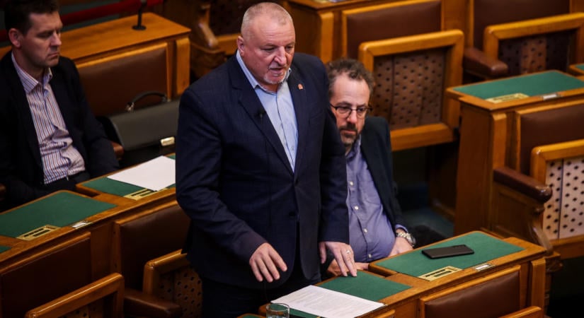 Ismét Komjáthi Imrét választotta elnökévé az MSZP