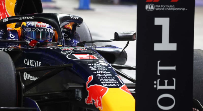Verstappen megállíthatatlan Szingapúrban: sprintgyőzelem után pole pozíció, de a rajton sok fog múlni