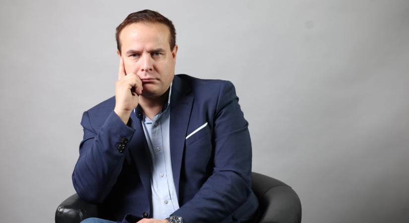 Arcplasztikát rendelt Bagi Iván nevében egy csaló, és ez még nem minden: naponta kapja a kellemetlen SMS-eket, e-maileket