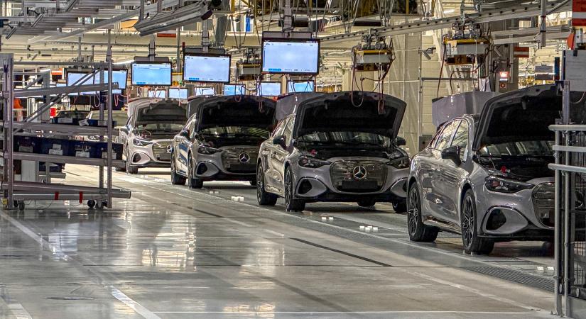 Elindult az elektromos C osztály gyártása a duplájára bővült kecskeméti Mercedes gyárban