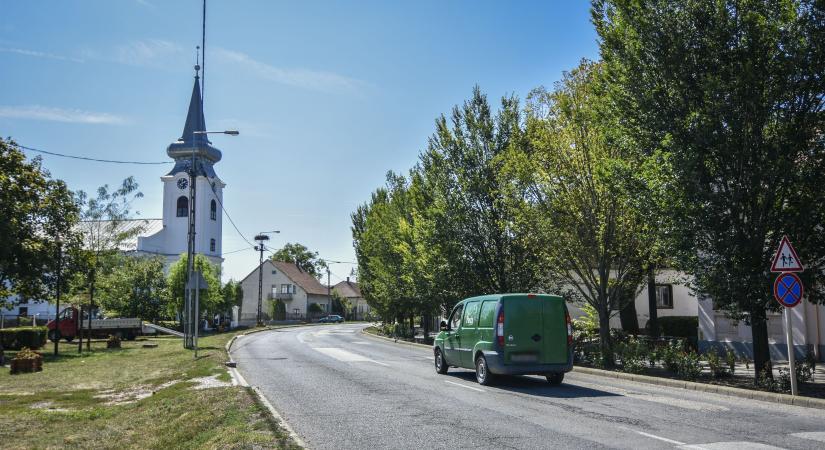 Autórongálásig fajult a csökmői konfliktus