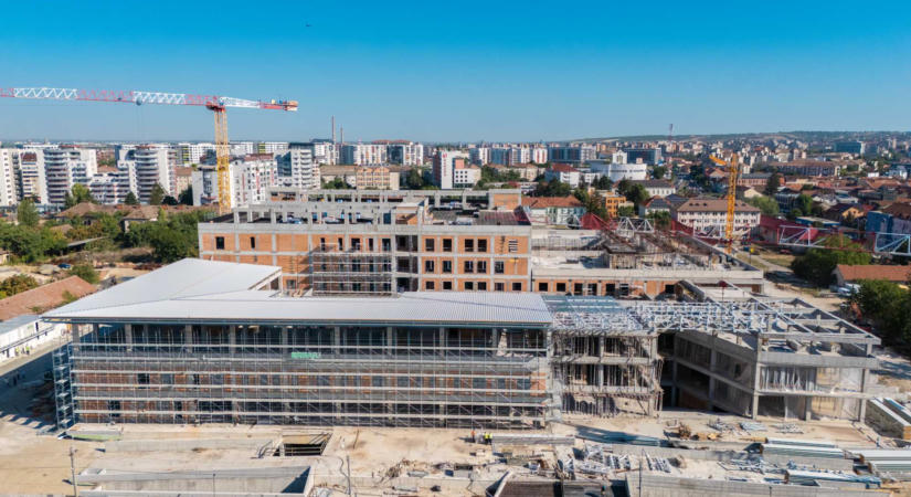 Kórházfejlesztés Nagyváradon: folytatódik a járványkórház építése, regionális addiktológiai központot terveznek