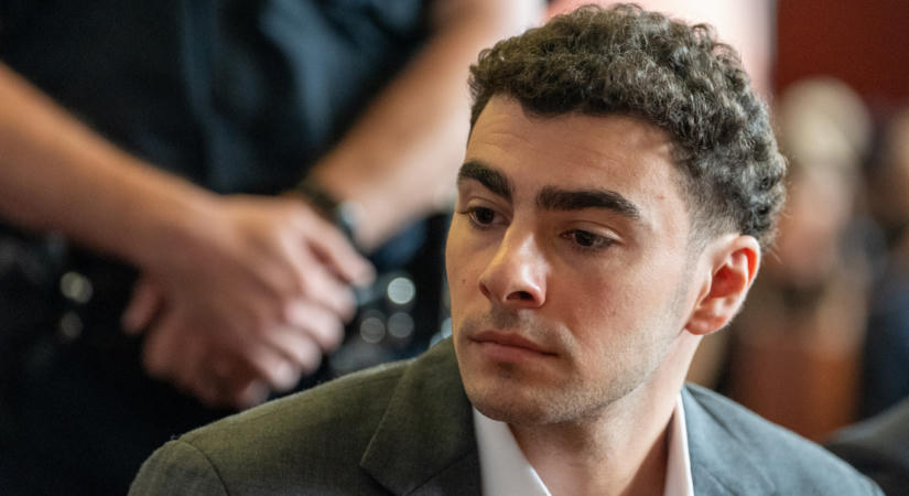 Elismerte bűnösségét Luigi Mangione a UnitedHealthcare nemzetközi egészségbiztosító vállalat vezérigazgatójának meggyilkolásában a bíróságon pénteken.