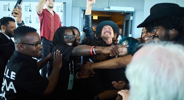 Klip készült Eddie Vedder fiatal zenészekkel készült közös dalához