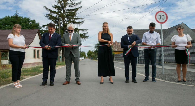 Rá sem lehet ismerni Lakitelek három utcájára a nagy útépítés után  fotók