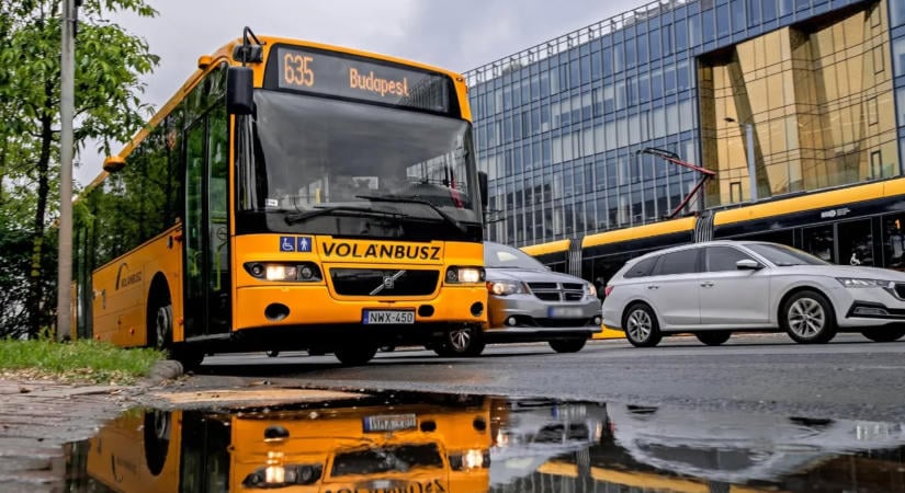 Több mint 600 túlárazott busz miatt csaptak le a nyomozók: ezért állították elő Jellinek Dánielt és Szivek Norbertet a Volánbusz-ügyben
