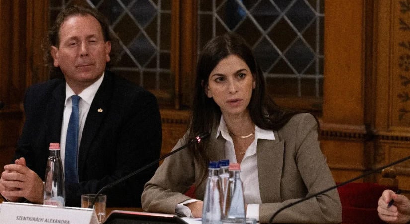 Szentkirályi az augusztus 20-i közbeszerzésről: Az új ÁVH első korrupciós vizsgálatának tárgya ezzel meg is lehet