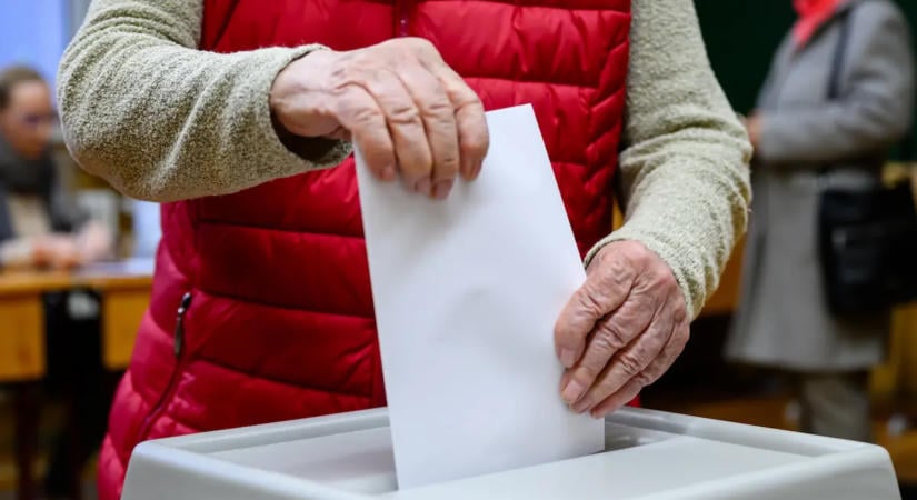 Friss Medián felmérés: 64 százalékon áll a TISZA, ennyit javított a Fidesz
