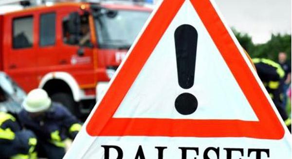 Teherautó döntött ki egy villanyoszlopot Vásárhelyen