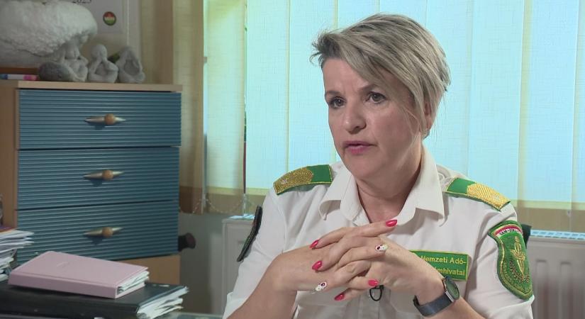 Zöldségek, sajtok és fagyasztott húsok közé rejtették a feketepiacra szánt dohányárut