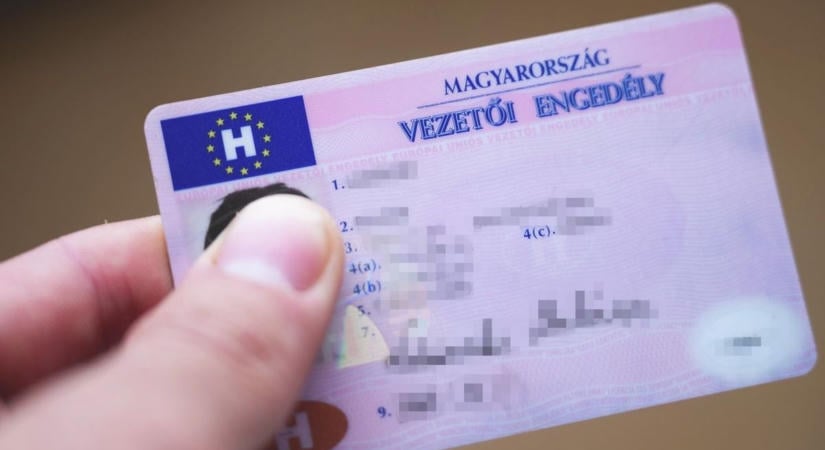 Bevonták a jogosítványát, ezért azt hazudta, hogy elvesztette
