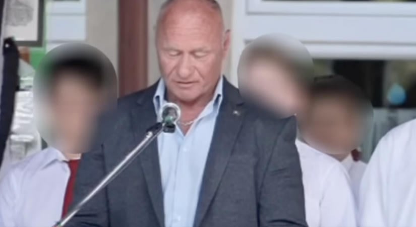 Szálasi-idézettel zárta a beszédét a vecsési mi hazánkos az általános iskolában, a helyi tiszás képviselő és a polgármester nyilvánosan leveleznek az ügyben