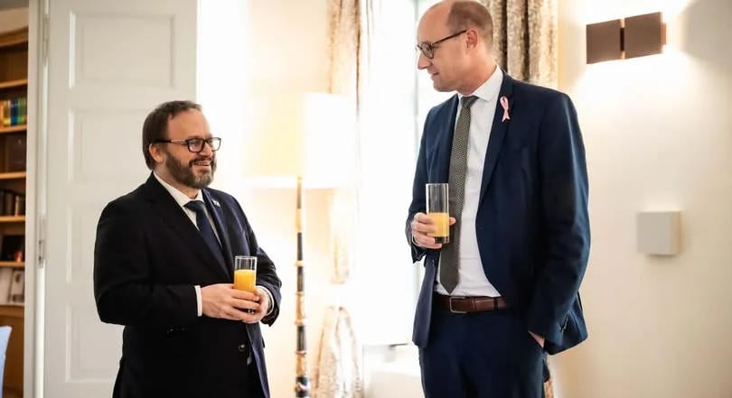 Vincent Van Peteghemmel találkozott Kármán András
