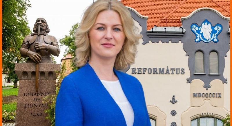 Prefektus: legyen román felirat a vásárhelyi Hunyadi-szobron és a református kollégiumon!