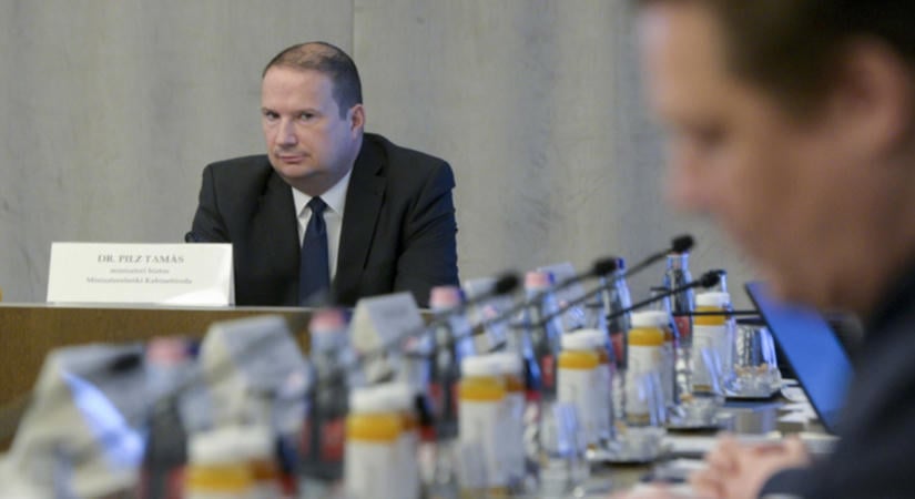RTL: kihallgatták a volt fideszes államtitkárt, személyes adatokkal élhetett vissza