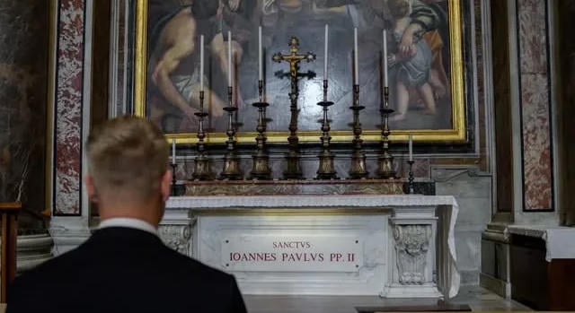 Magyar Péter a Szent Péter Bazilikában