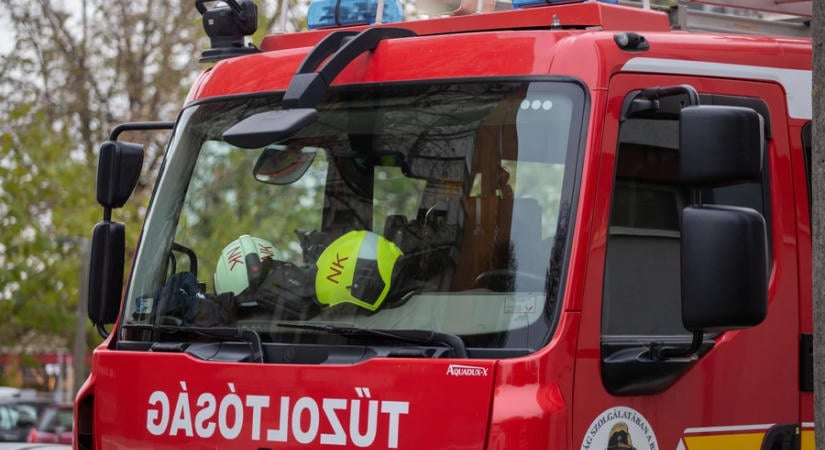 Tűzoltók segítettek a beteg mozgatásában Nagykanizsán