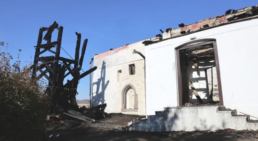 Jótékonysági koncertet rendeznek a leégett radostyáni templomért, ennyi pénz gyűlt már össze