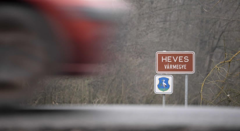 Lassan 400 jogszabály átírására kényszerült rá a kormány egyetlen döntés miatt