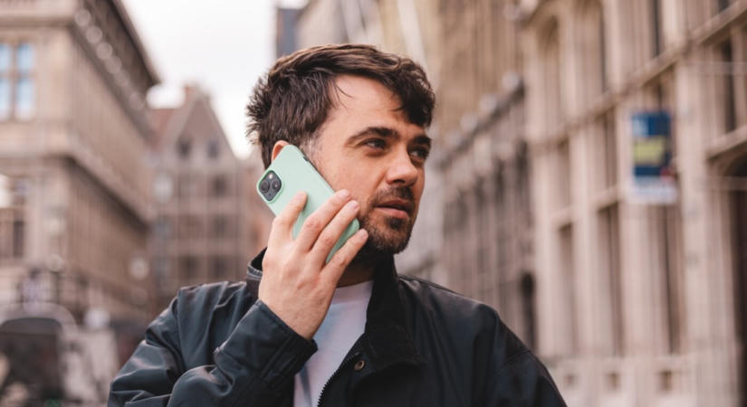 Rákot okoznak a mobiltelefonok? Harminc év kutatás után egyértelmű választ adott a WHO