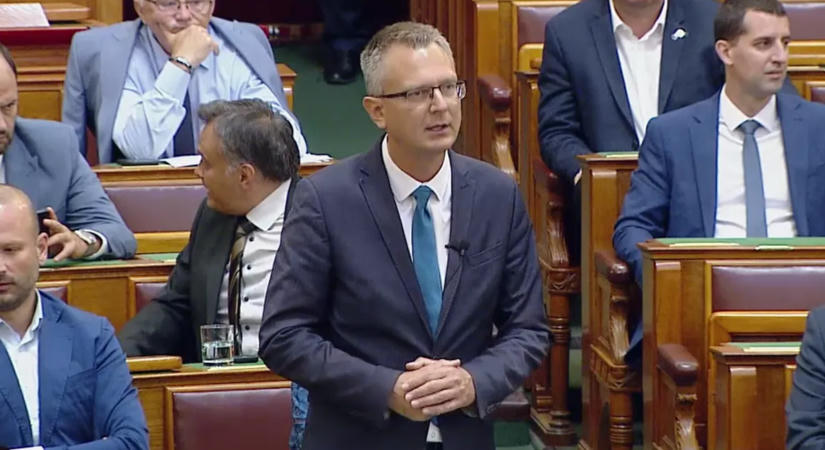 Rétvári Bence: Magyar Péter akkor tapsol, amikor megvetésről van szó, csak a gyűlöletre vevő