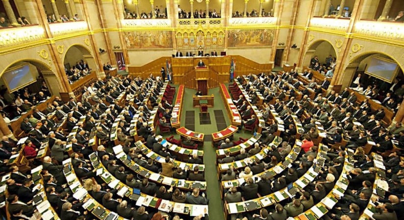 Akár húsz évre visszamenőleg is vizsgálhatják a politikusok vagyonát