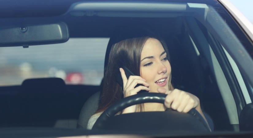 Nincs kegyelem, egy hétig vadásznak a rendőrök a mobilozó sofőrökre