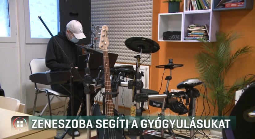 Zeneszoba segíti a beteg gyerekek gyógyulását a Dél-Pesti Centrumkórházban