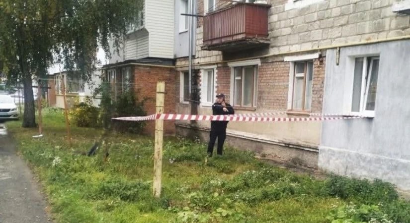 Egy férfi késsel nyakon szúrta a TCK katonáját Lemberg megyében, majd elmenekült