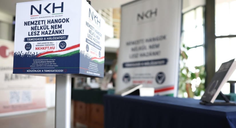 Cicás füzet, szülinapi buli, aljas, gyalázatos támadások és négyezer forintos ebédmenü - Ilyen volt a DPK tábor első napja - videó