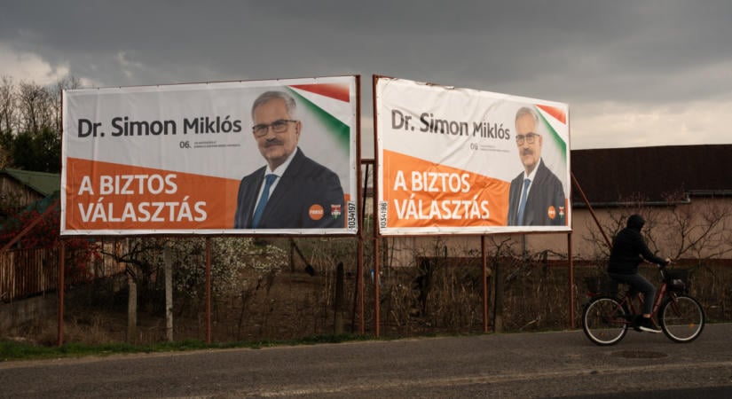 Gyanúsítottként hallgatták ki a fideszes Simon Miklóst