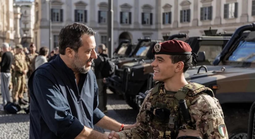 Matteo Salvini maradt a Liga élén