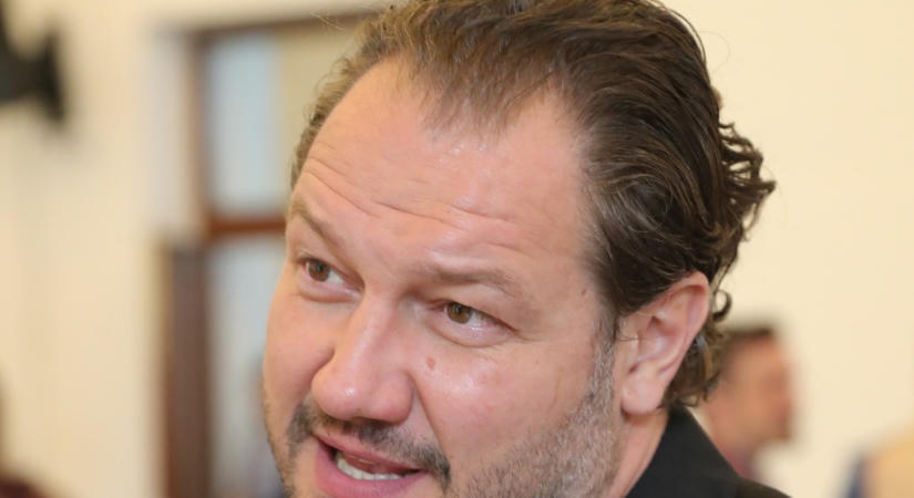 30 év és megannyi szerep után vége! Miller Zoltán felmondott a Madách Színháznál