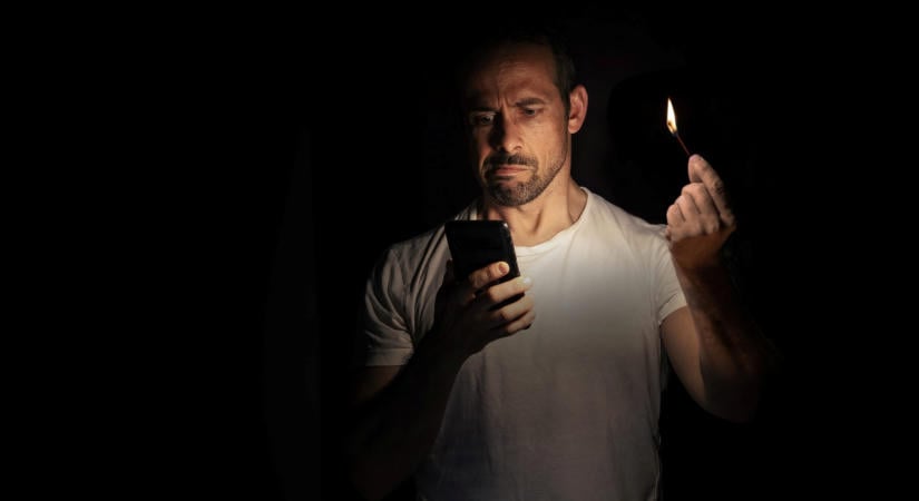 Így töltheted fel a telefonodat akkor is, ha elment az áram