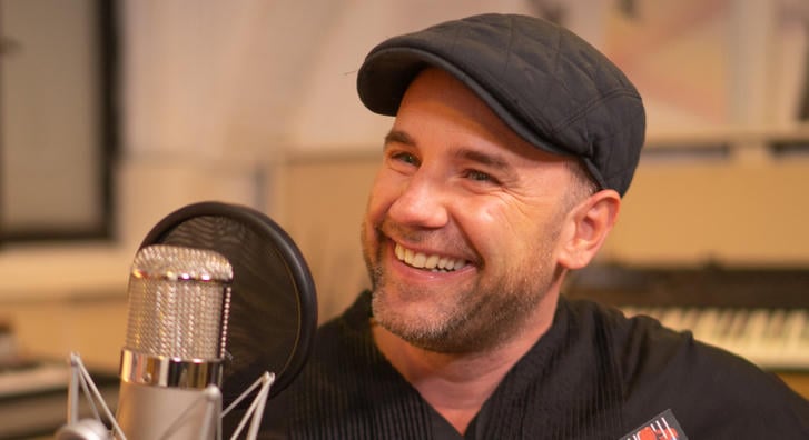Titkos viszonyt keres egy ismert magyar nő, Járai Máté is szemet vetett a rejtélyes hirdetésre